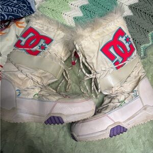 DC vintage Y2K White Snow Boots with fur trim